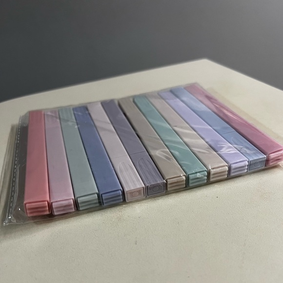 12 pack Highlighter Pens, new, Chisel tip, Anti-Smudge & Anti-Bleed - Picture 3 of 4